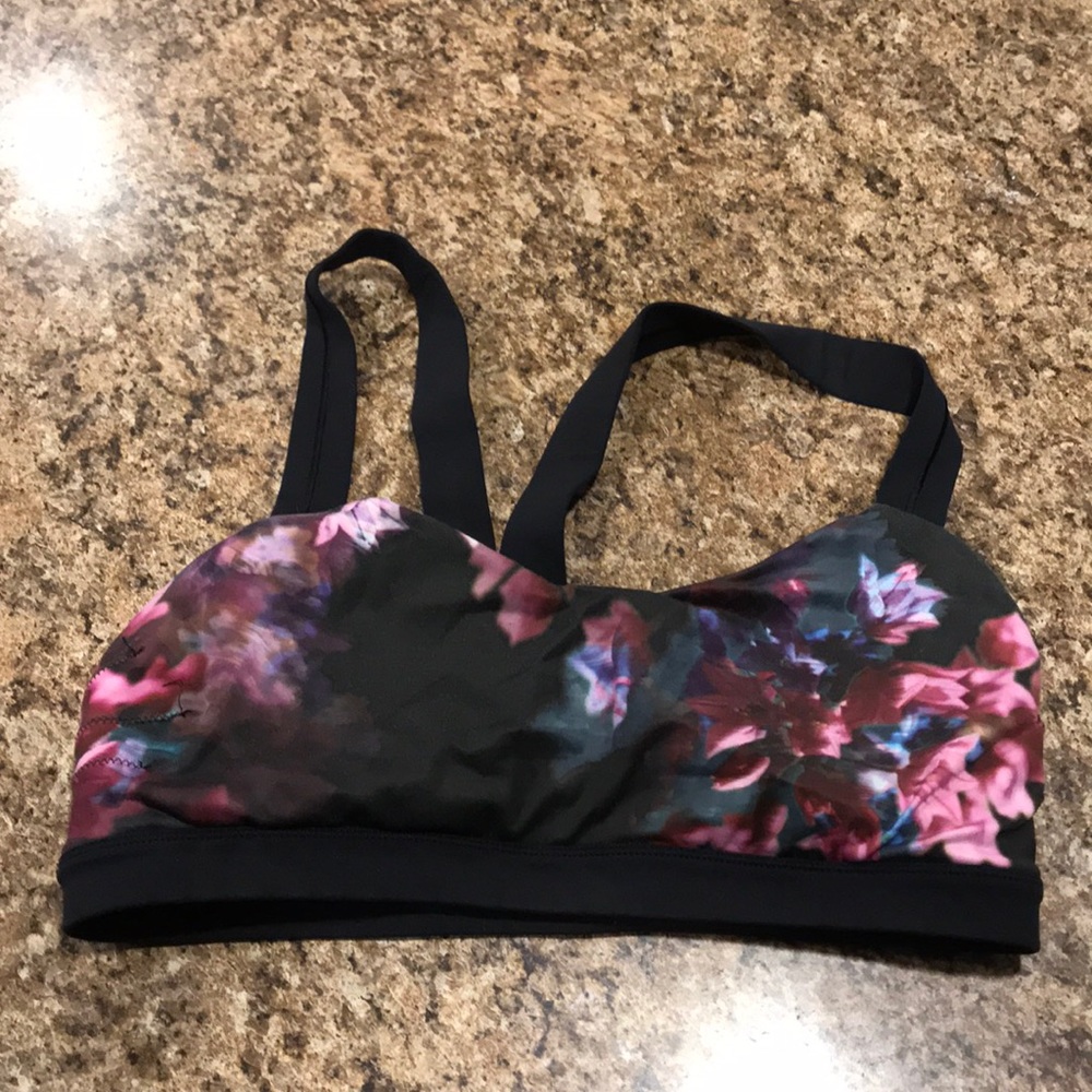 Lululemon sports bra